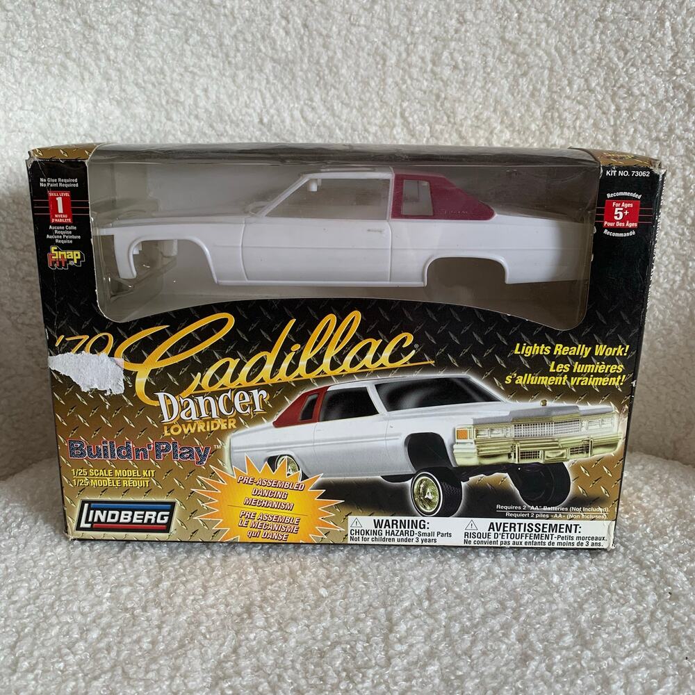 New Factory Sealed 1/25 " 1979 CADILLAC COUPE DANCER LOWRIDER " Model Lindberg